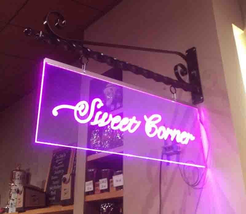 интерьерная консольная вывеска sweet corner